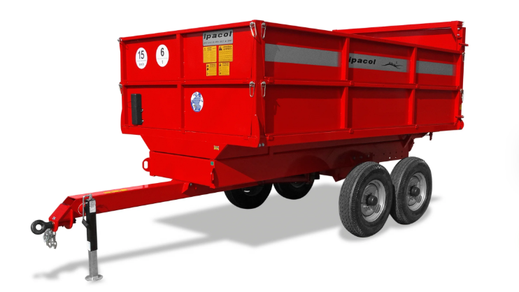 Carreta Agrícola Forrageira Ipacol CAF para transporte de silagem e produtos leves.