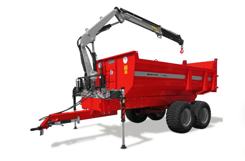 Carreta forrageira graneleira CFG Ipacol com guindaste para transporte de grãos e fardos.