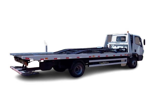 Plataforma guincho auto socorro Tratortec com remonte hidráulico e asa delta para triplo resgate.