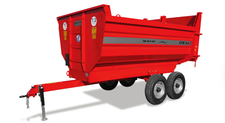 Carreta forrageira basculante CFB Ipacol para transporte de silagem e grãos.