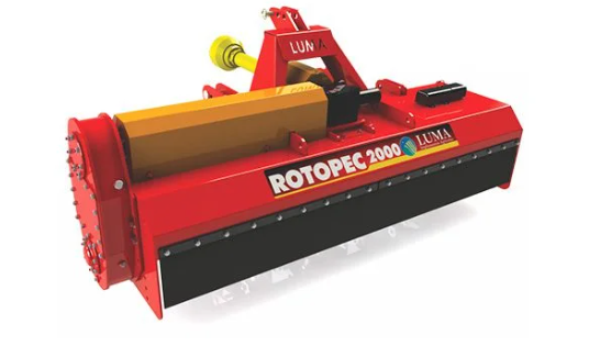 Revolvedor de cama compost barn Rotopec-2000 Luma para bovinocultura de leite.