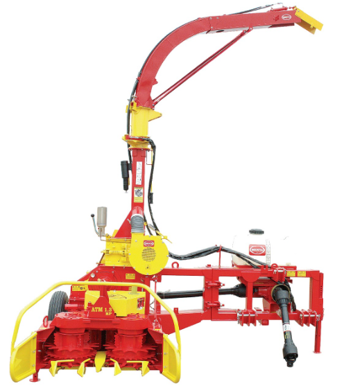 Colhedora de forragens Robust ATM Multcracker Nogueira para milho e sorgo.