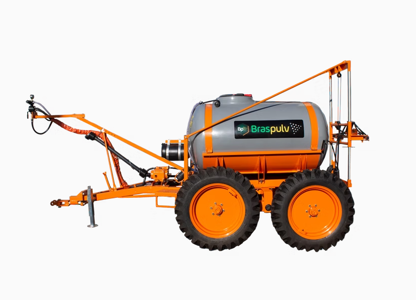 Pulverizador agrícola Braspec 2000 Braspulv para pastagens com tanque de 2000 litros.